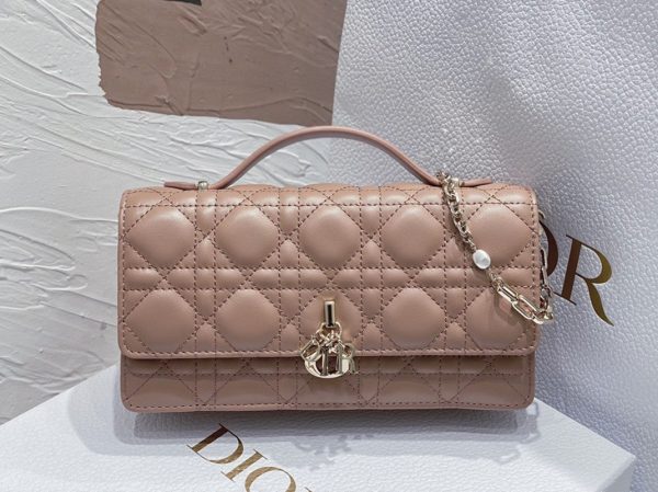 Fausse Mini Sac Miss Dior en agneau cannage poudre – Image 3