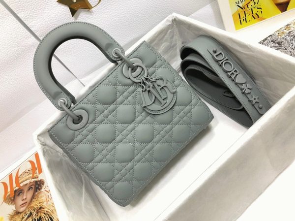 Contrefaçon Petit Sac Lady Dior My ABCDior en gris – Image 2