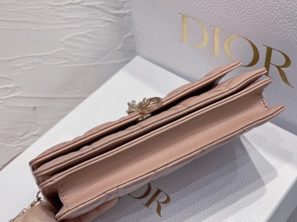 Fausse Mini Sac Miss Dior en agneau cannage poudre – Image 2