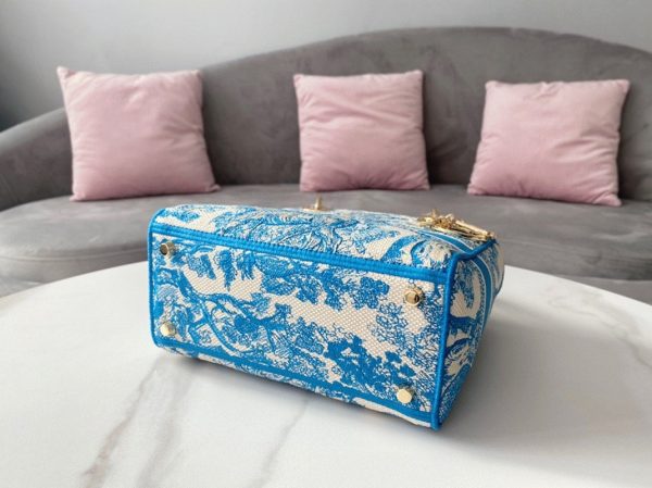 Réplique Sac Lady D-Lite Medium en toile Toile de Jouy bleue – Image 9