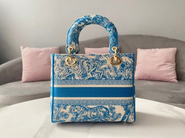 Réplique Sac Lady D-Lite Medium en toile Toile de Jouy bleue – Image 8