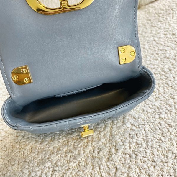 Réplique Micro Sac Dior Caro en bleu – Image 9