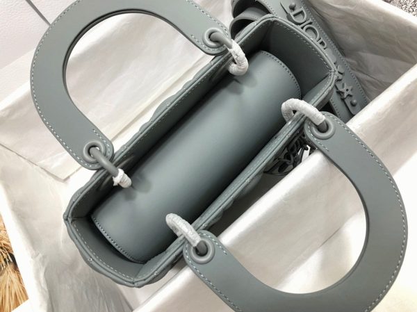 Contrefaçon Petit Sac Lady Dior My ABCDior en gris – Image 9