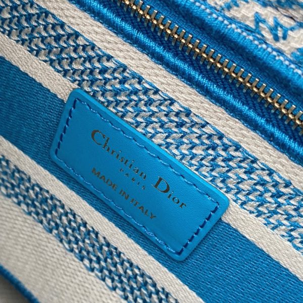 Réplique Sac Lady D-Lite Medium en toile Toile de Jouy bleue – Image 3