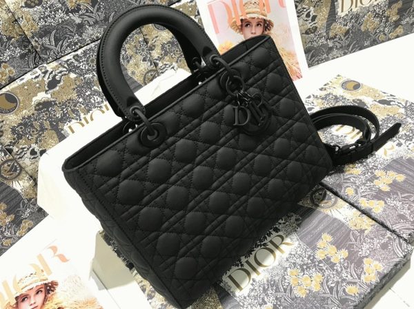 Contrefaçon Sac Lady Dior Large en noir – Image 7