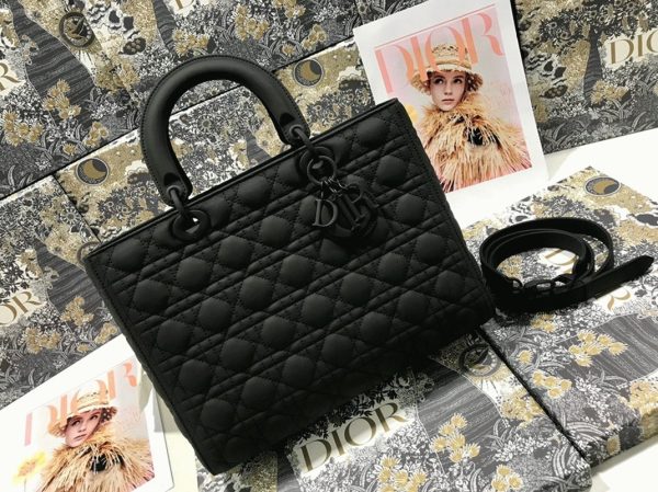 Contrefaçon Sac Lady Dior Large en noir – Image 6