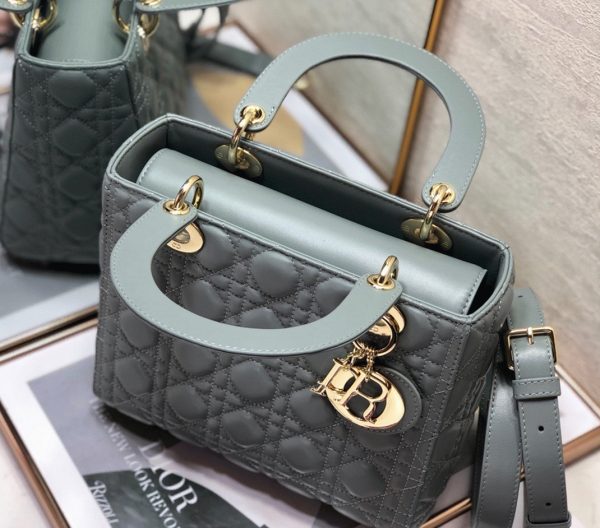 Réplique Sac Lady Dior Medium en gris – Image 2