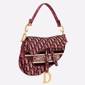 Faux Sac Saddle Dior en broderie Oblique velours bordeaux