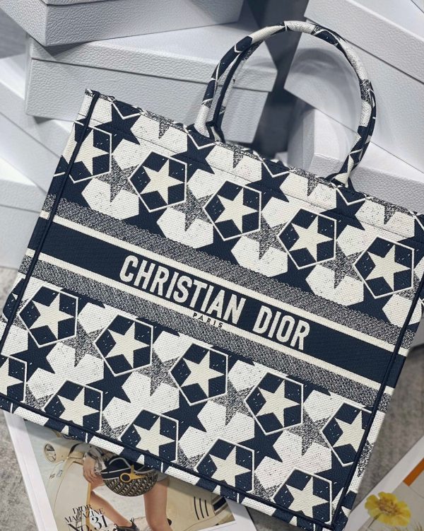 Contrefaçon Sac Dior Book Tote Large en broderie Dior Étoile bleu et blanc – Image 3