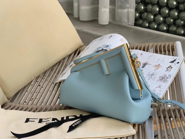 Réplique Fendi First Petit Sac en bleu clair – Image 9