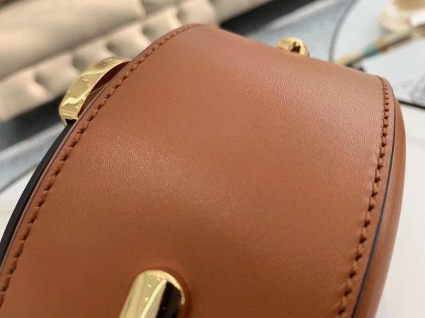 Réplique Fendi Moonlight Sac Saddle en cuir de veau brun – Image 7