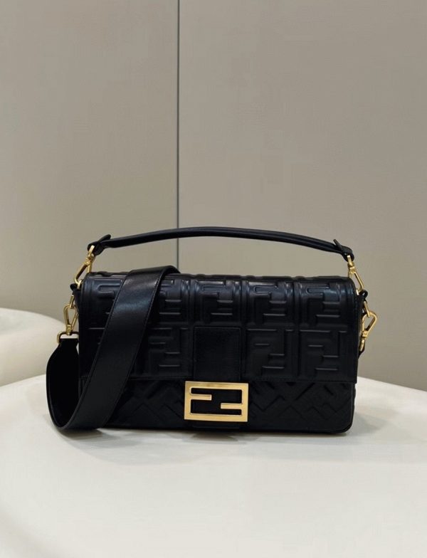 Réplique Fendi Baguette Grand Sac en FF noir – Image 7