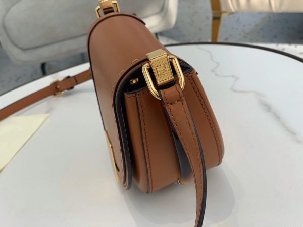 Réplique Fendi Moonlight Sac Saddle en cuir de veau brun – Image 5