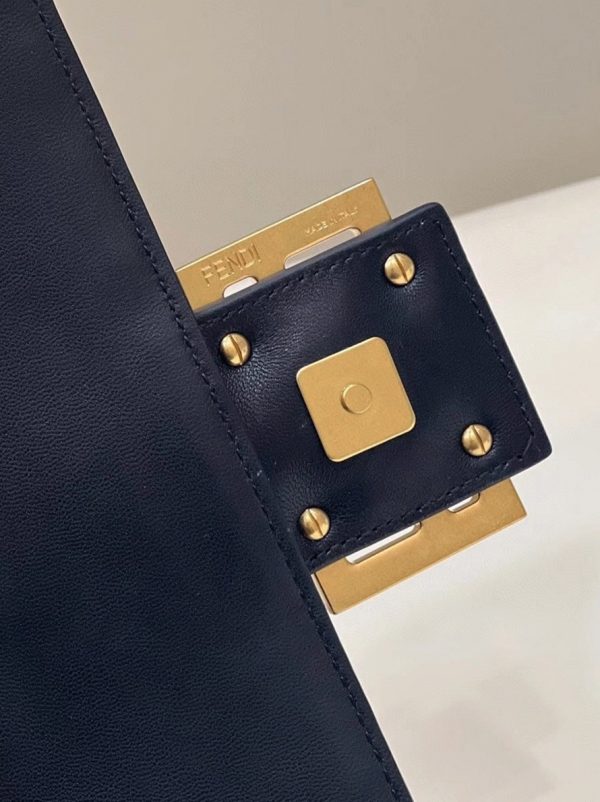 Réplique Fendi Baguette Grand Sac en FF noir – Image 5