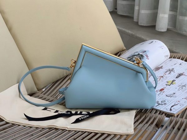 Réplique Fendi First Petit Sac en bleu clair – Image 4
