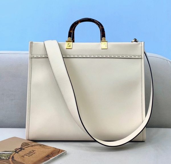 Réplique Fendi Sunshine Moyen Sac Cabas en cuir de veau blanc – Image 3