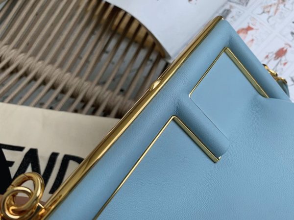 Réplique Fendi First Petit Sac en bleu clair – Image 2
