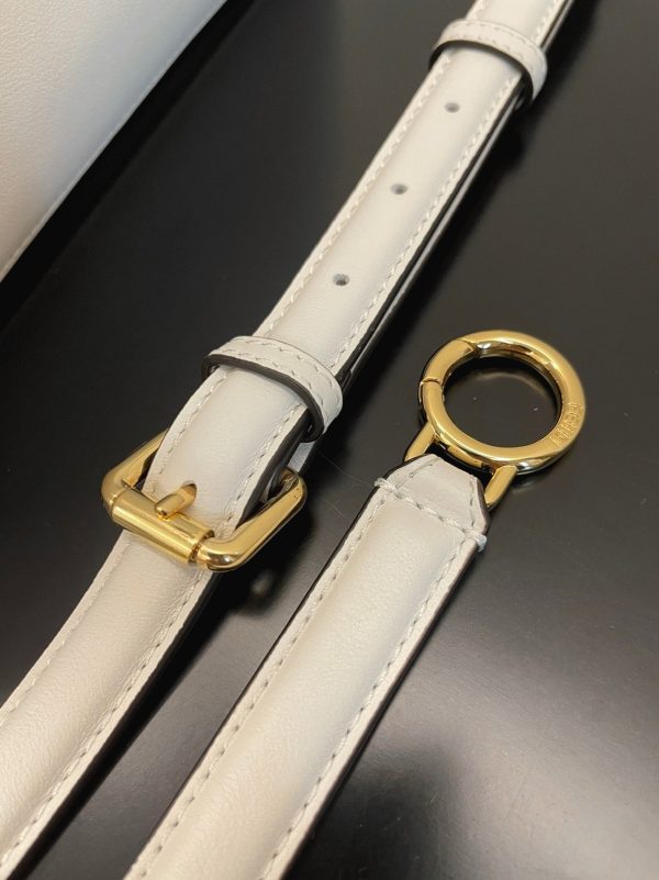 Réplique Fendi Peekaboo ISeeU Moyen Sac en cuir de veau blanc – Image 9