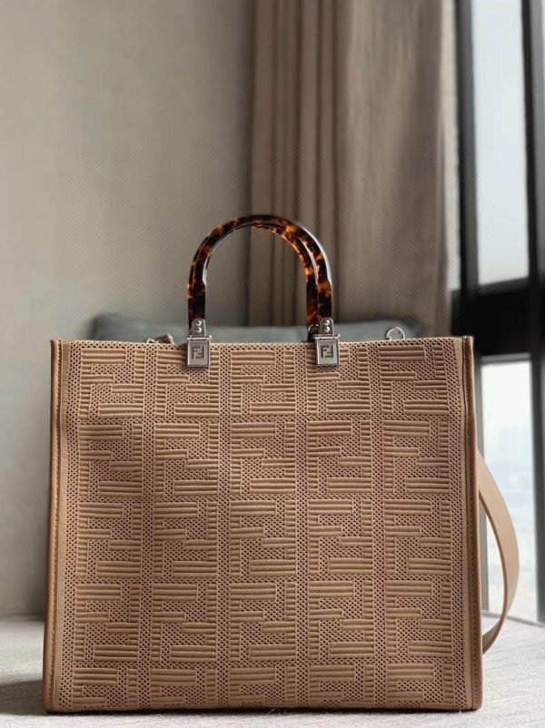 Contrefaçon Fendi Sunshine Moyen Sac Cabas en tissu beige FF – Image 8
