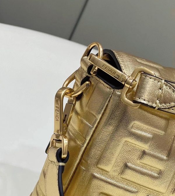Fausse Fendi Baguette Grand Sac en or FF – Image 2