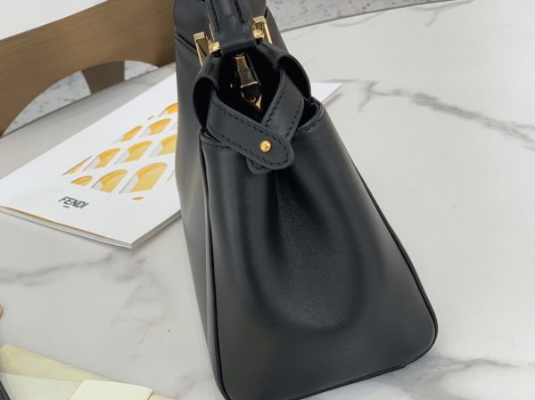 Fausse Fendi Peekaboo Mini Sac en cuir nappa noir – Image 9