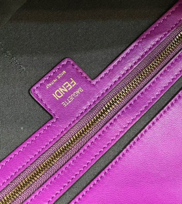 Fausse Fendi Baguette Grand Sac en violet FF – Image 7