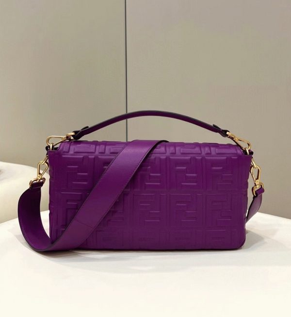 Fausse Fendi Baguette Grand Sac en violet FF – Image 5