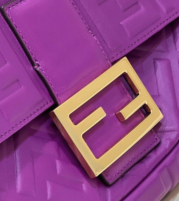Fausse Fendi Baguette Grand Sac en violet FF – Image 4
