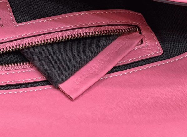 Réplique Fendi Baguette Grand Sac en rose FF – Image 9