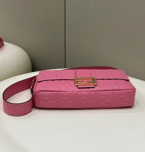 Réplique Fendi Baguette Grand Sac en rose FF – Image 6