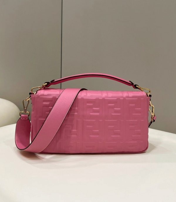 Réplique Fendi Baguette Grand Sac en rose FF – Image 4
