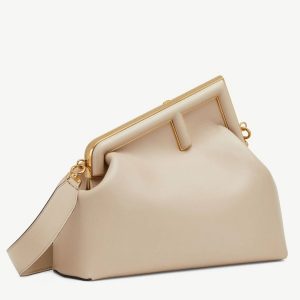 Contrefaçon Fendi First Petit Sac en beige