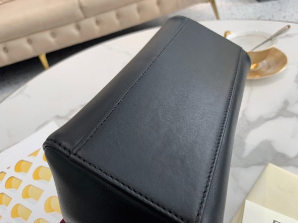 Fausse Fendi Peekaboo Mini Sac en cuir nappa noir – Image 8