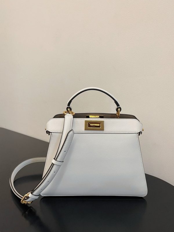 Réplique Fendi Peekaboo ISeeU Moyen Sac en cuir de veau blanc – Image 6
