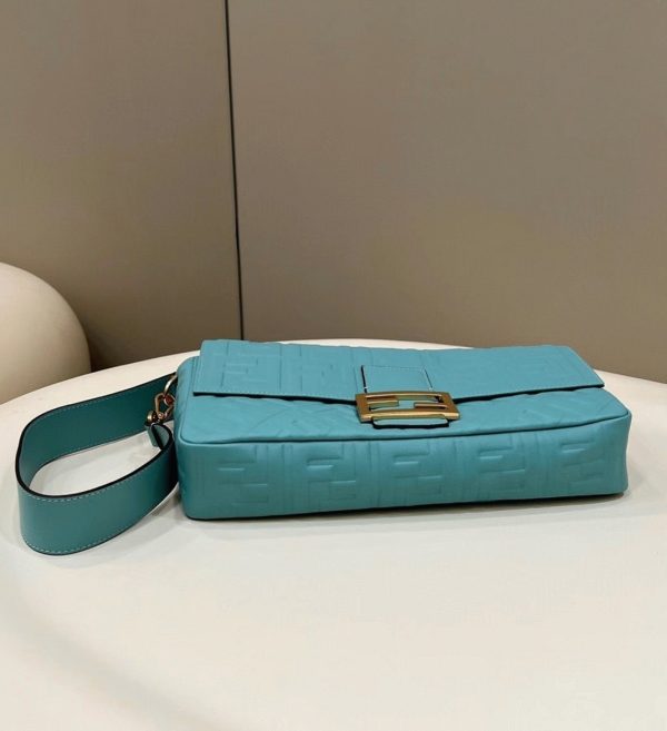 Contrefaçon Fendi Baguette Grand Sac en bleu FF – Image 6