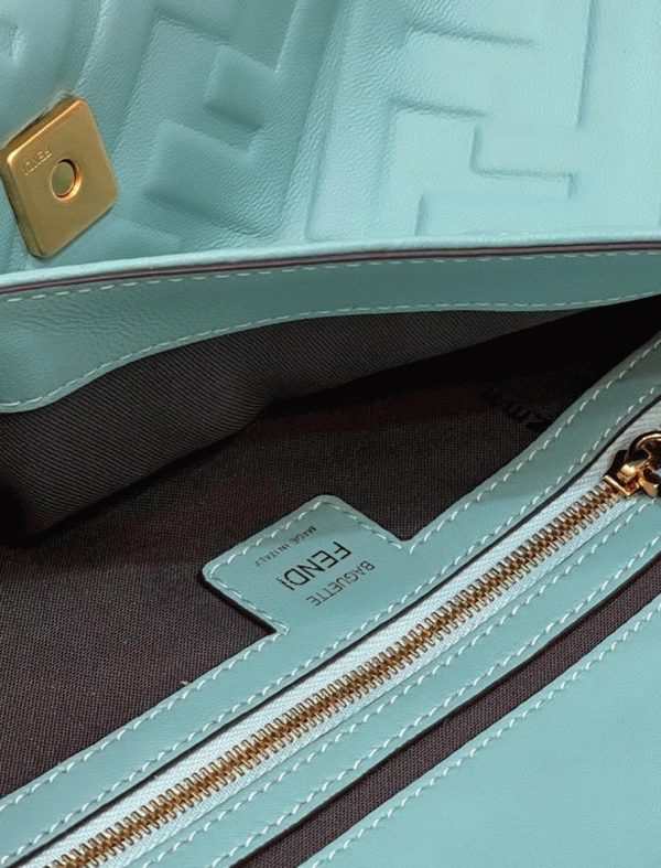 Contrefaçon Fendi Baguette Grand Sac en bleu FF – Image 5