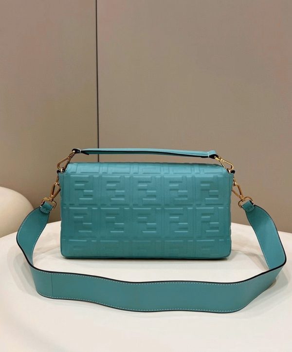 Contrefaçon Fendi Baguette Grand Sac en bleu FF – Image 4