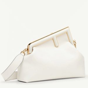 Fausse Fendi First Moyen Sac en cuir nappa blanc