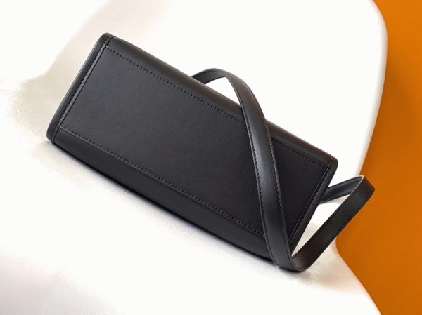 Réplique Fendi Sunshine Moyen Sac Cabas en cuir de veau noir – Image 7