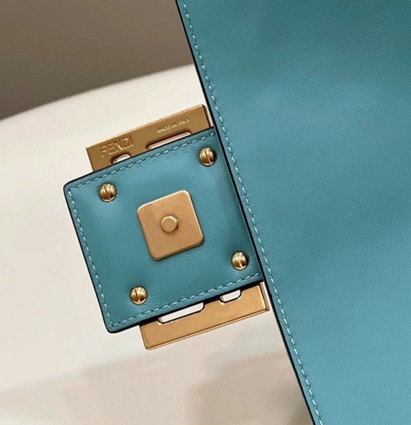 Contrefaçon Fendi Baguette Grand Sac en bleu FF – Image 3
