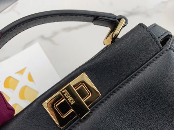 Fausse Fendi Peekaboo Mini Sac en cuir nappa noir – Image 7