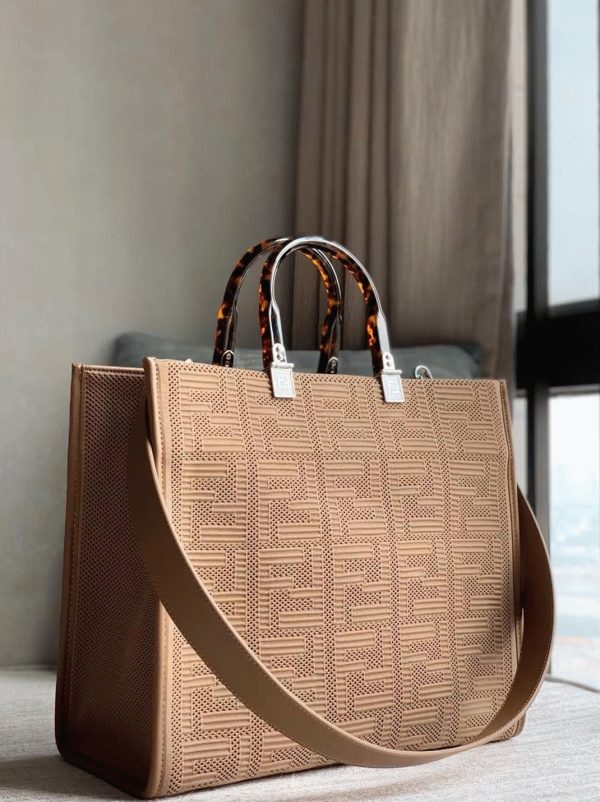 Contrefaçon Fendi Sunshine Moyen Sac Cabas en tissu beige FF – Image 5