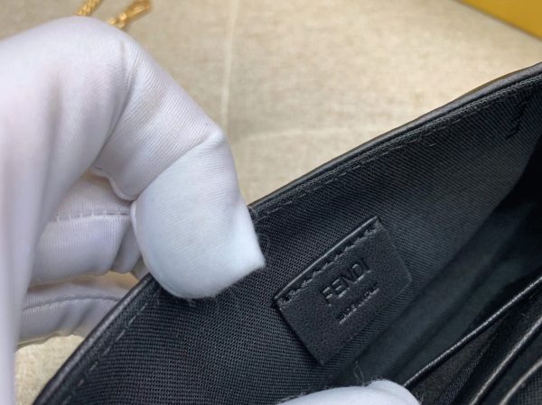 Réplique Fendi Baguette Petit Sac en FF noir – Image 6