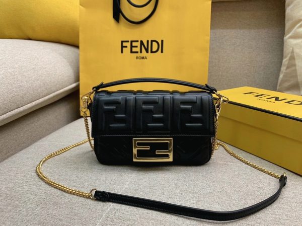 Réplique Fendi Baguette Petit Sac en FF noir – Image 3