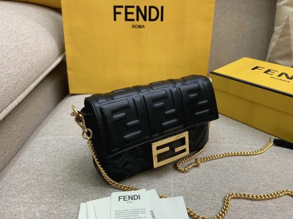 Réplique Fendi Baguette Petit Sac en FF noir – Image 10
