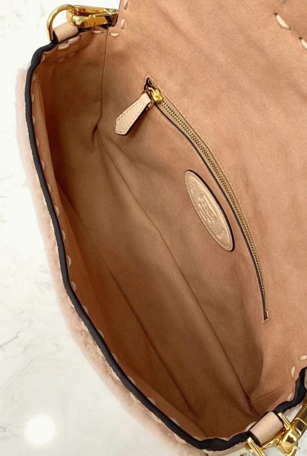 Fausse Fendi Baguette Moyen Sac en beige – Image 7