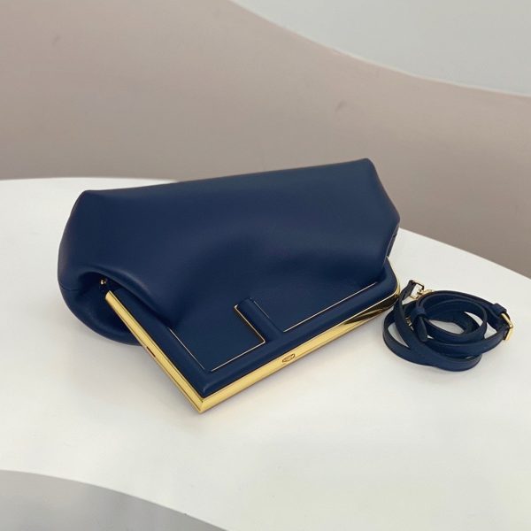 Fausse Fendi First Petit Sac en bleu foncé – Image 2