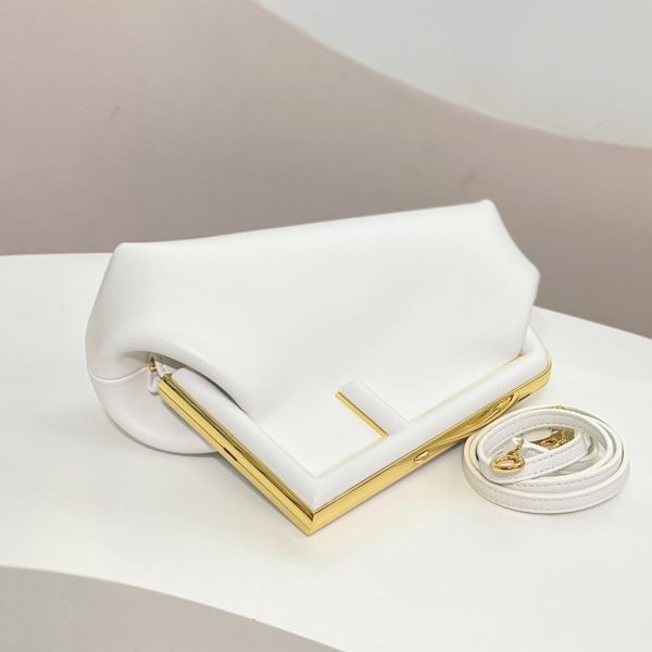 Fausse Fendi First Petit Sac en blanc – Image 8