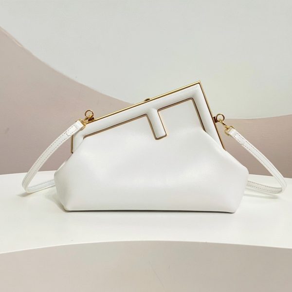 Fausse Fendi First Petit Sac en blanc – Image 7