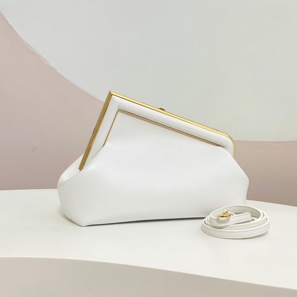Fausse Fendi First Petit Sac en blanc – Image 6